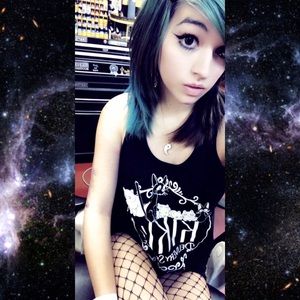 🖤Meet Your Posher🖤